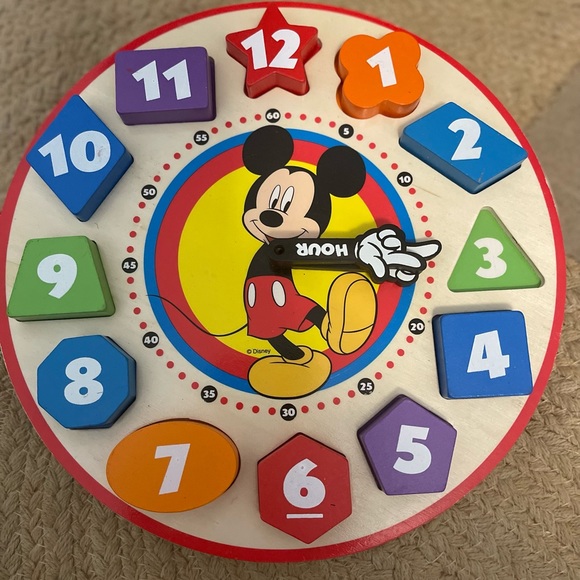 Melissa and Doug Mickey telling time with shapes clock - Picture 3 of 3